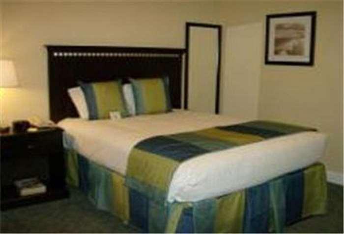 19 Atlantic Hotel Virginia Beach Room photo